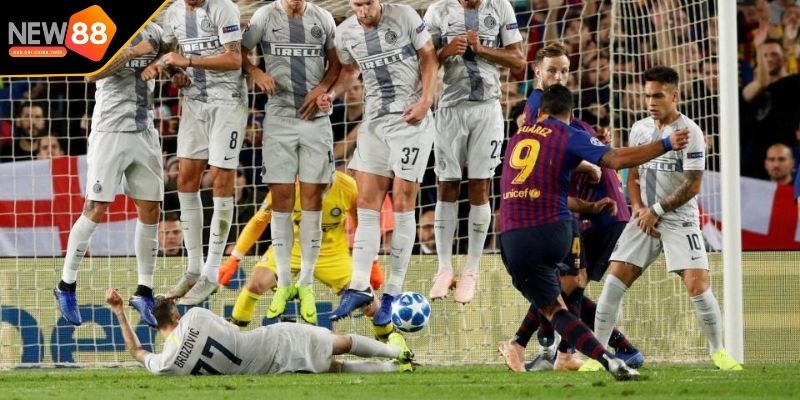 Các điều luật cần biết khi thực hiện cú đá phạt